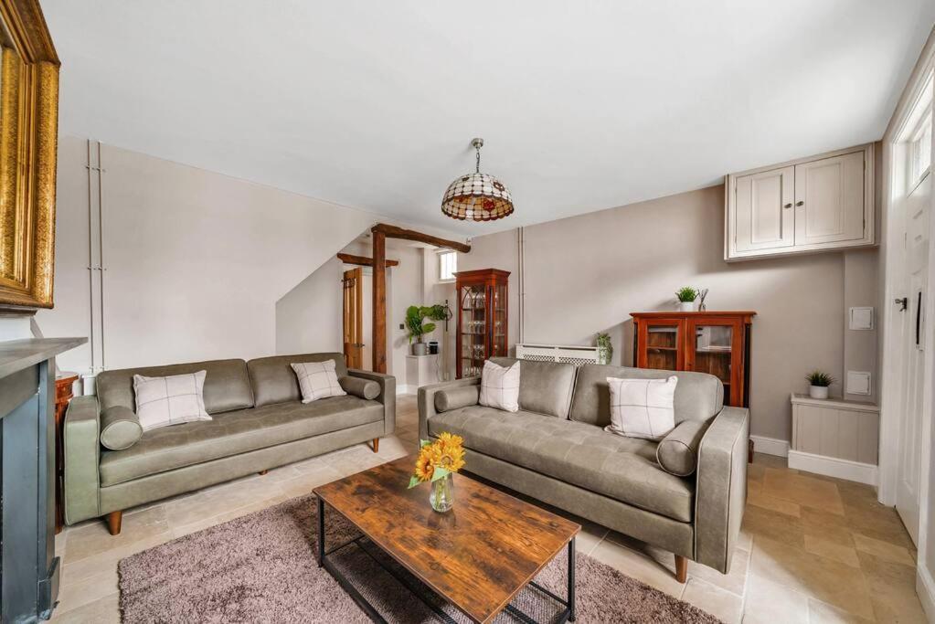 Fox Cottage, Within 5 Min Walk Of Bicester Village ภายนอก รูปภาพ