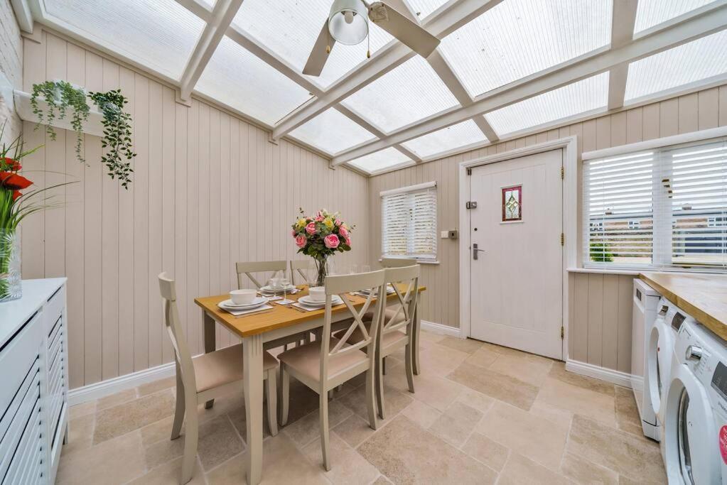 Fox Cottage, Within 5 Min Walk Of Bicester Village ภายนอก รูปภาพ